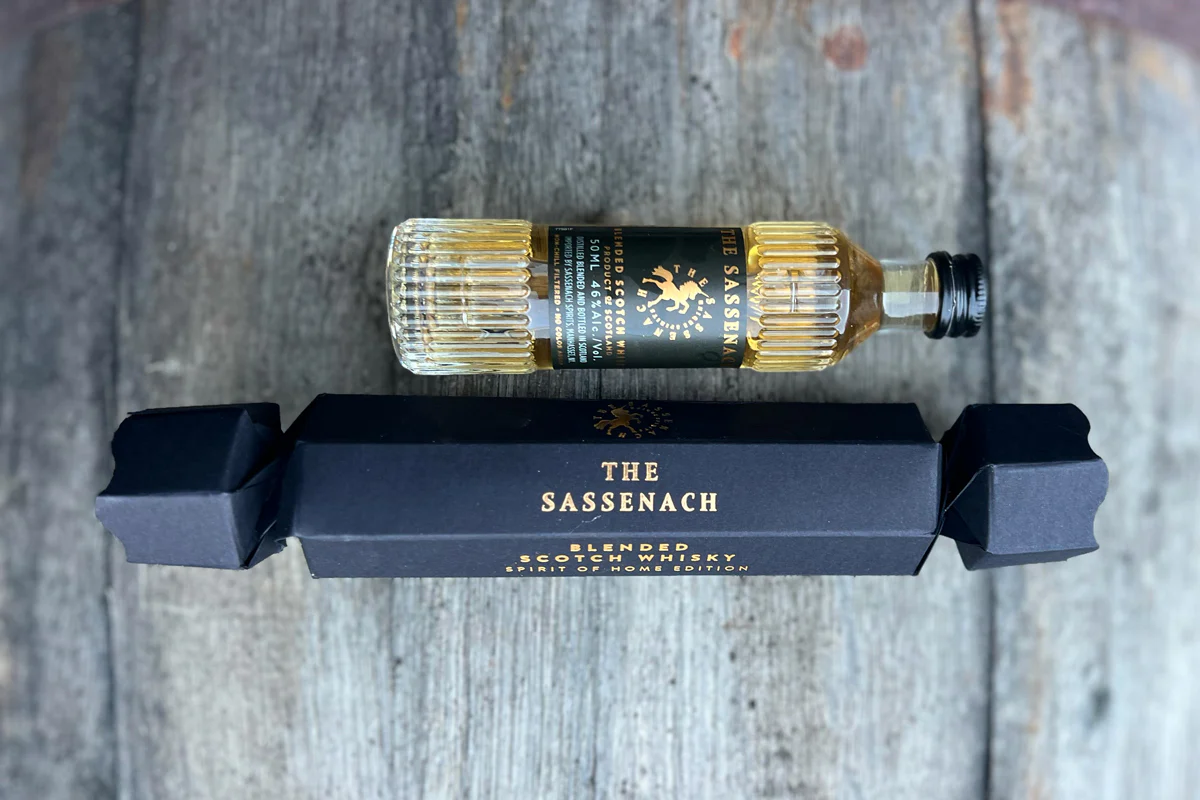 The Sassenach 5cl Scotch Whisky Christmas Cracker - Image 2